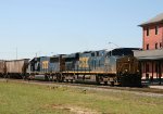 CSX 5281 & 8705 lead train G833 past the station